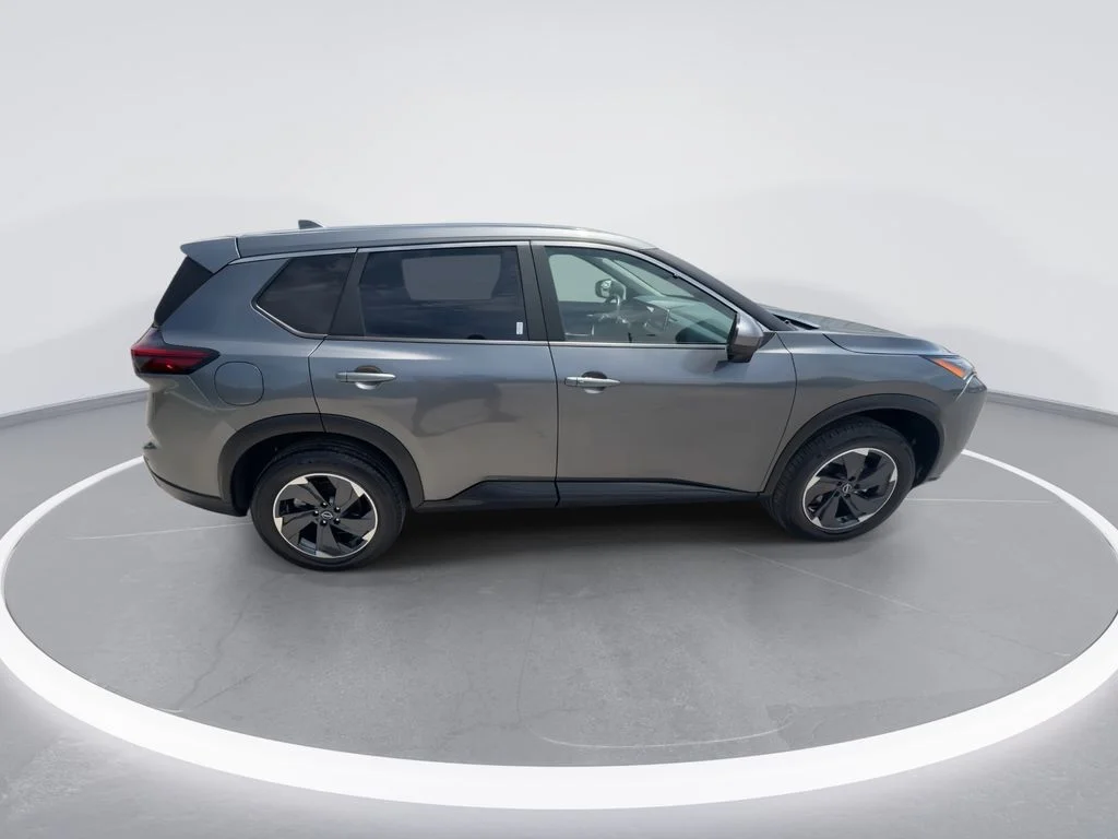 Used 2025 Gray Nissan SV image 9