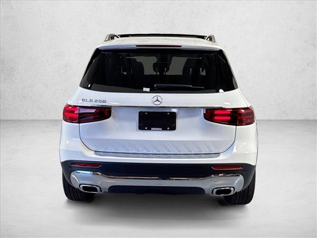 New 2026 Polar White Mercedes-Benz GLB 250 image 36