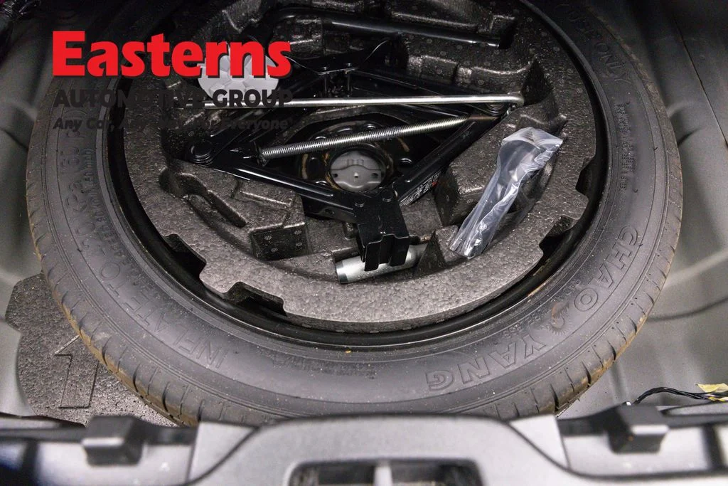 Used 2019 Black Volvo Momentum image 21