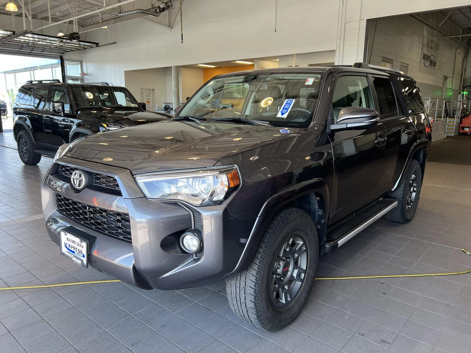 Used 2019 Gy Toyota SR5 image 4