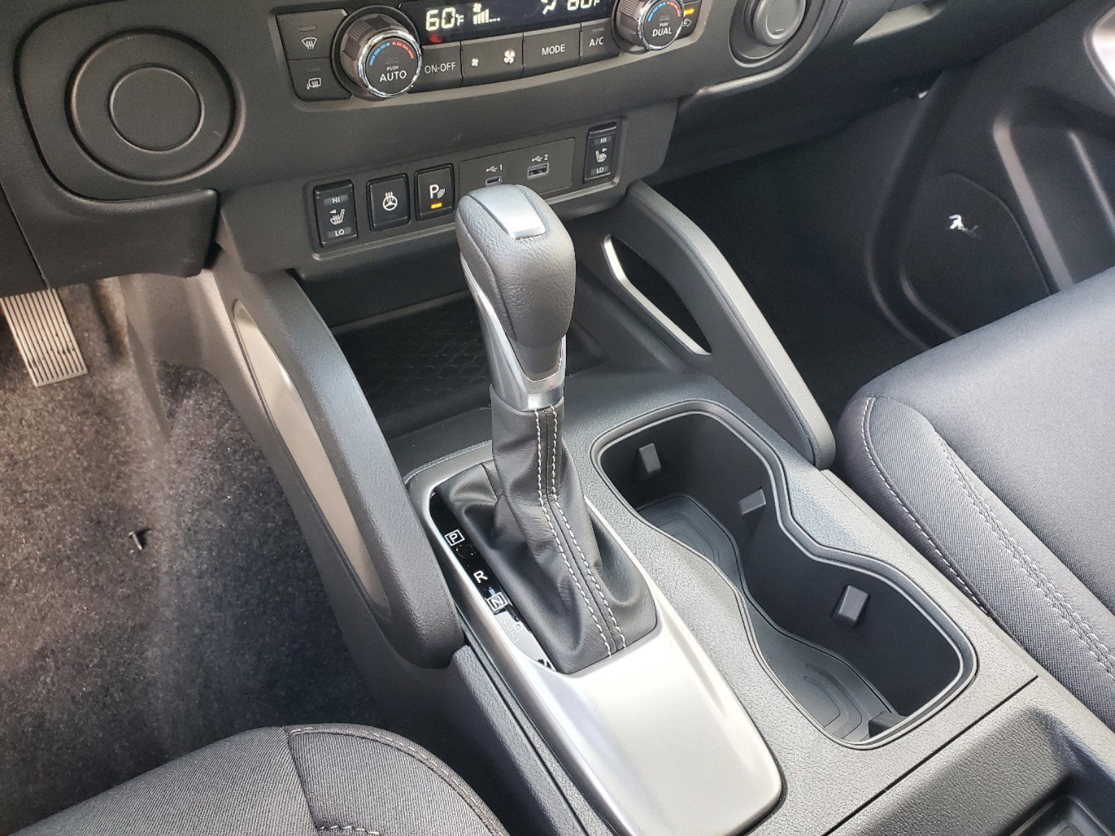 2025 Nissan Frontier SV - Photo 9