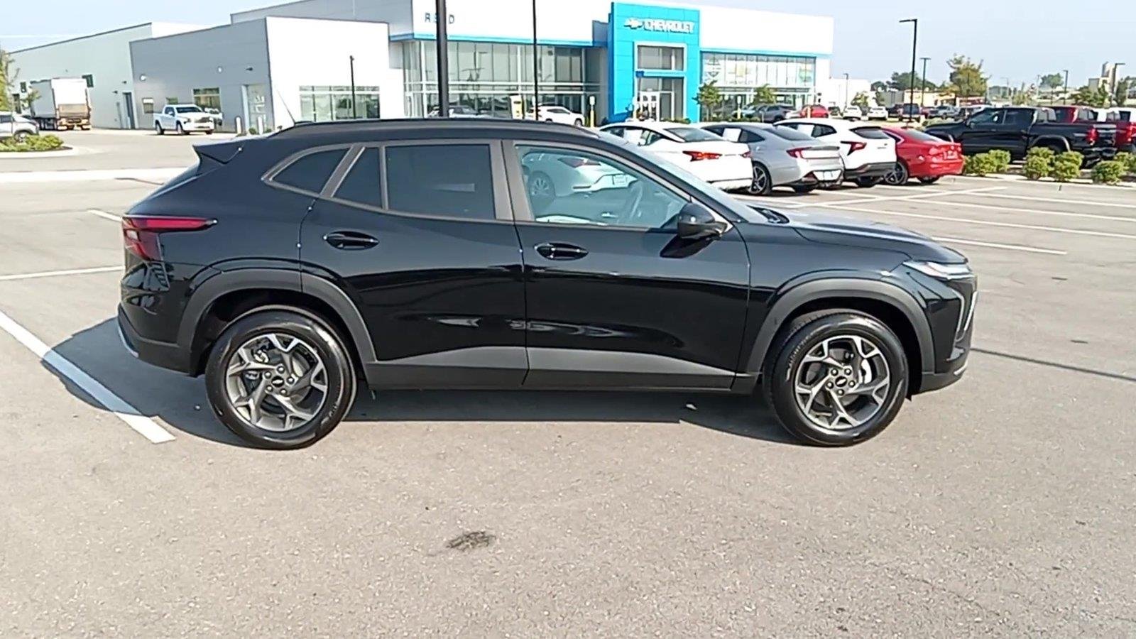 2026 Chevrolet Trax LT - Photo 9
