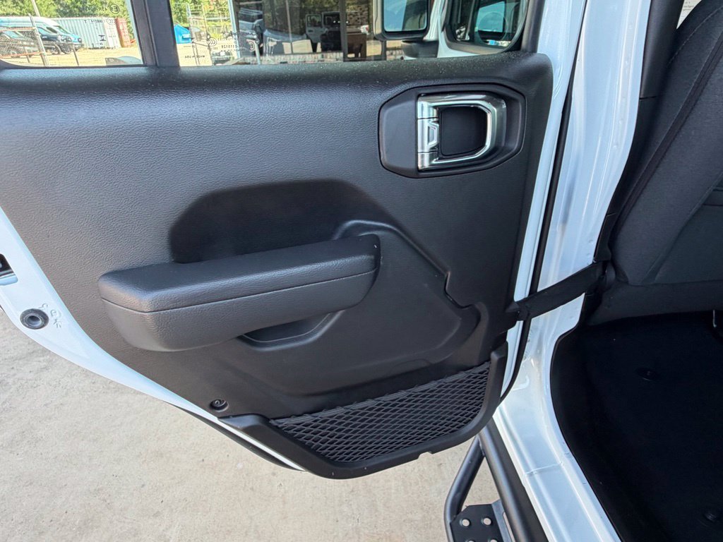 Used 2025 White Jeep Sport image 29