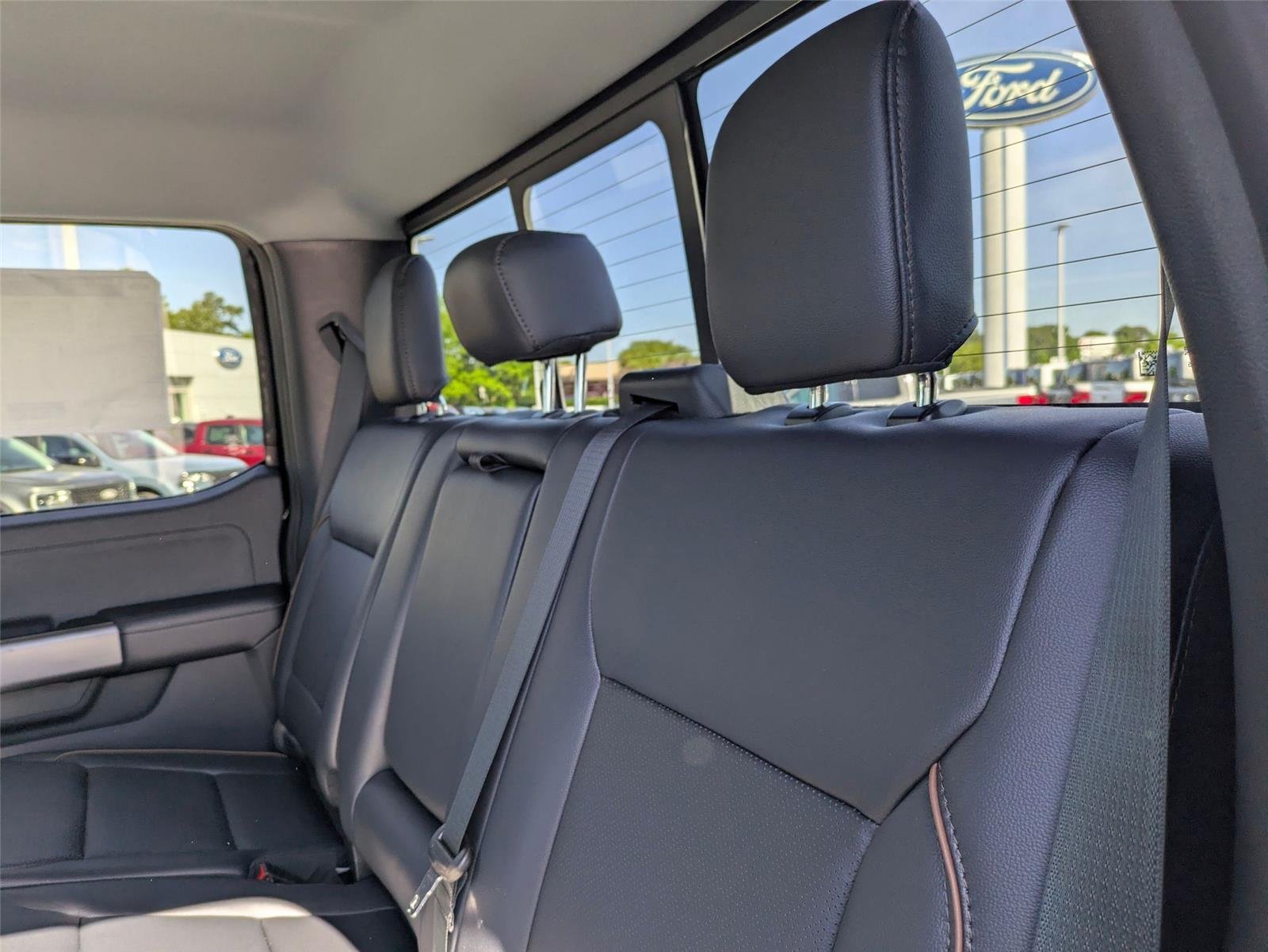 New 2026 Agate Black Metallic Ford F-250® Lariat® image 28