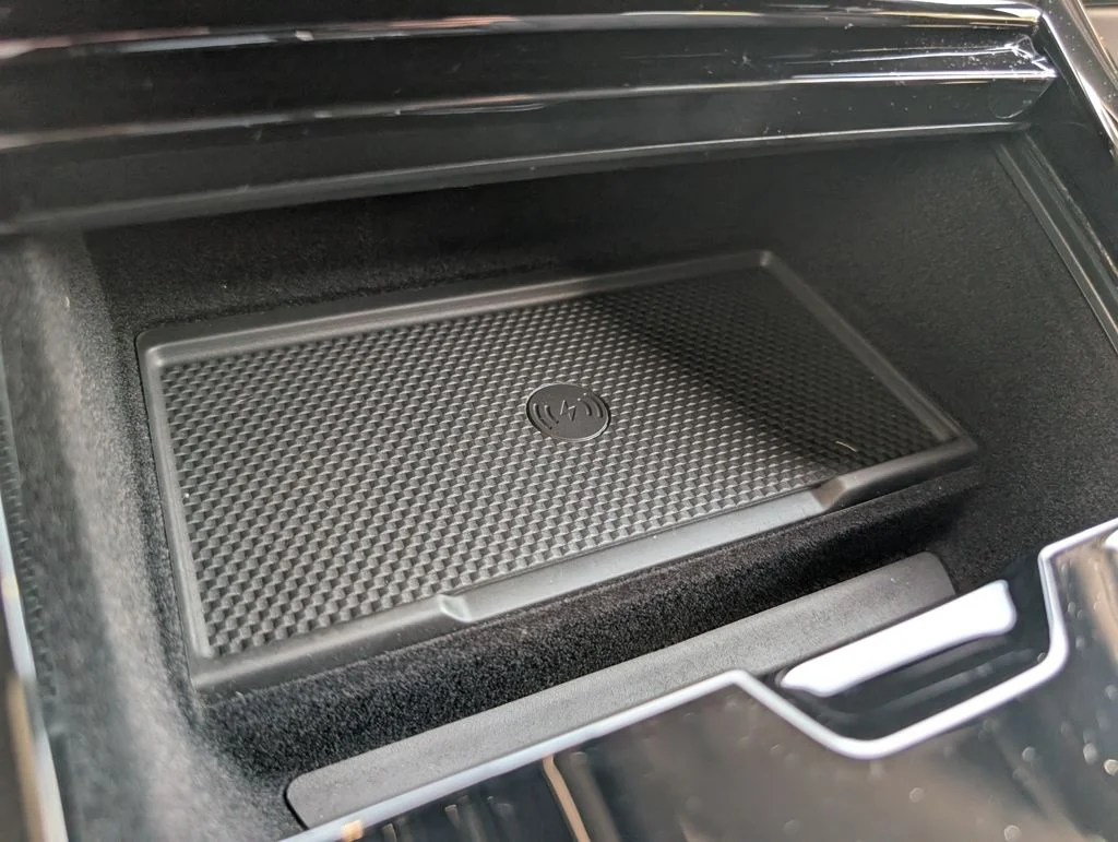 New 2026 Santorini Black Land Rover SE image 17