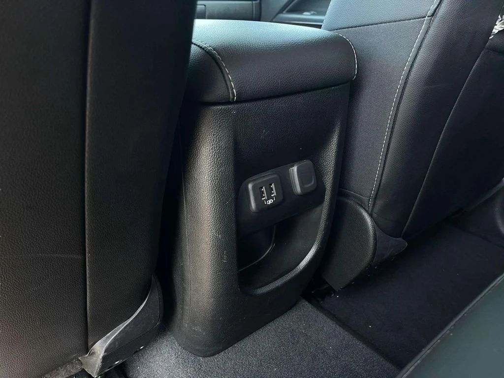 Used 2022 Summit White GMC Elevation image 28