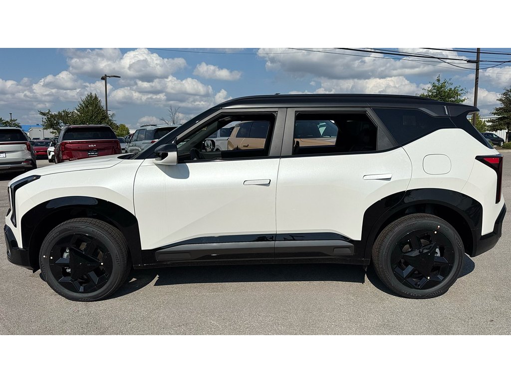 New 2027 Snow White Pearl / Black Roof Kia X-Line S image 26