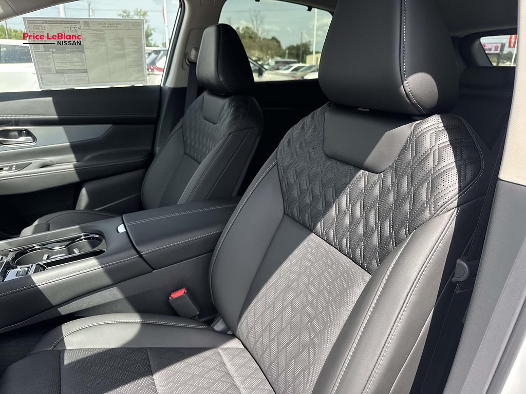 New 2026 Everest White Pearl TriCoat / Super Black Two-tone Nissan Platinum image 11