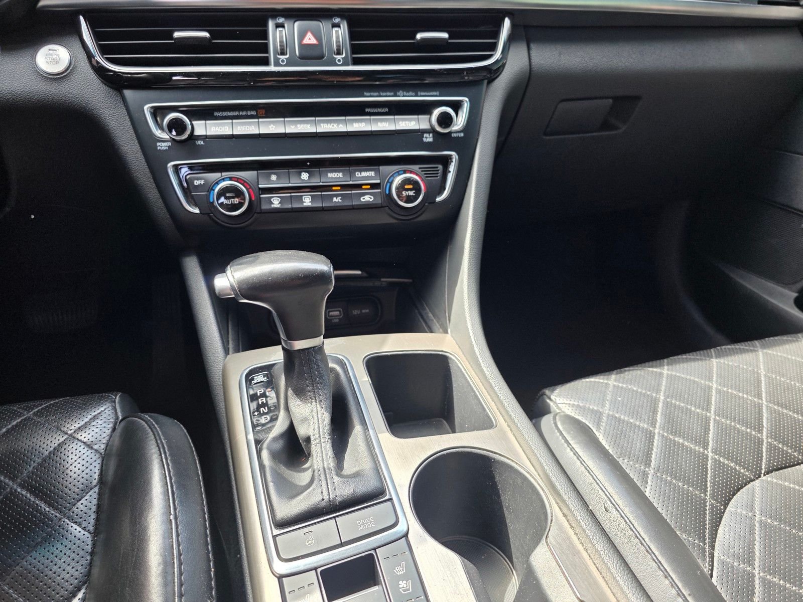 Used 2018 Snow White Pearl Kia SX image 19