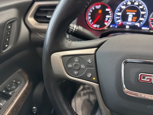 Used 2021 White GMC Denali image 33