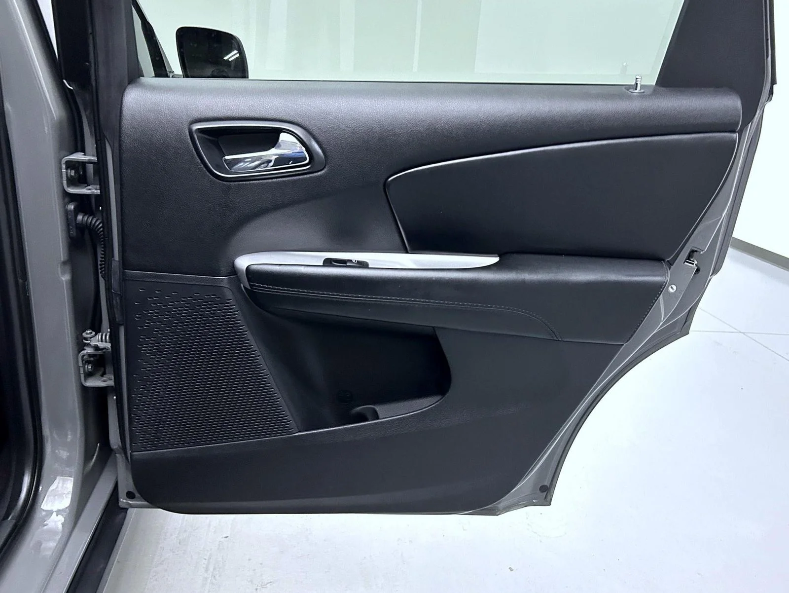 Used 2020 Gray Dodge SE image 17