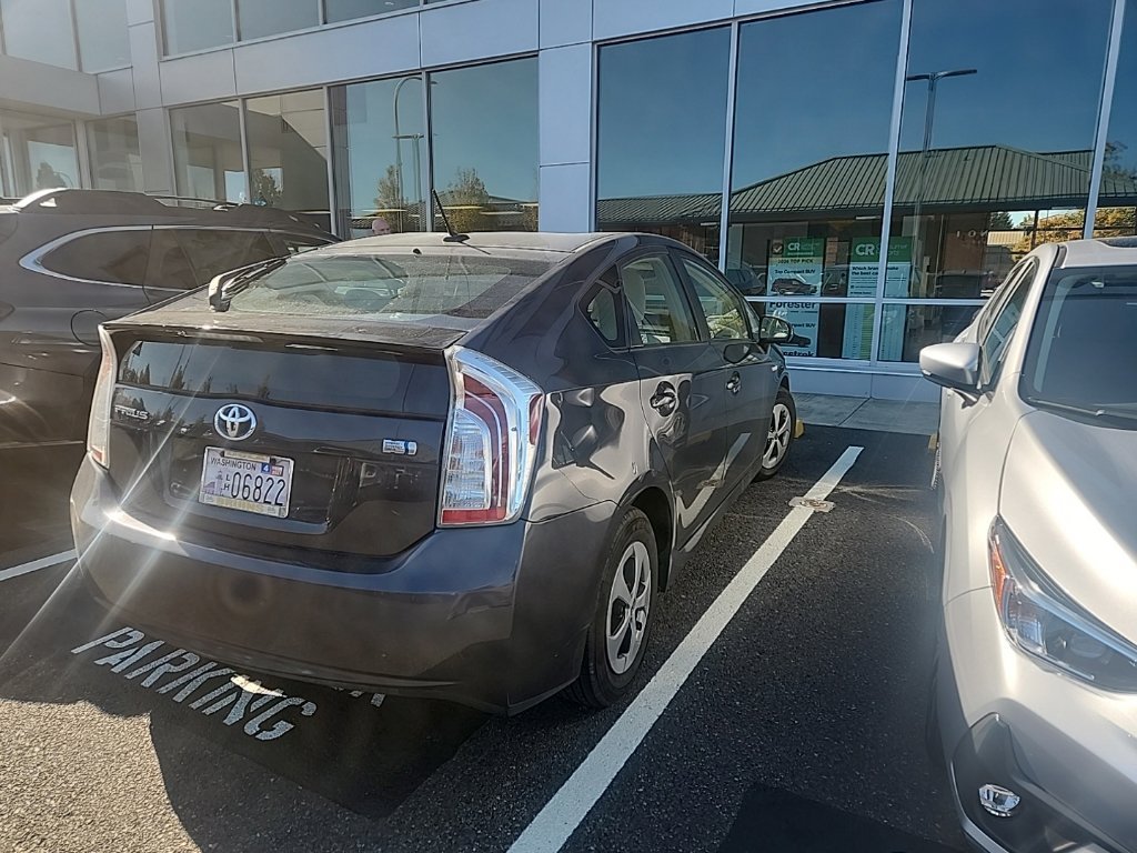 Used 2015 Gray Toyota Three image 5