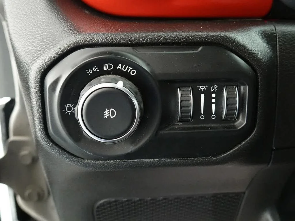 Certified Used 2021 Gray Jeep Unlimited Rubicon image 18