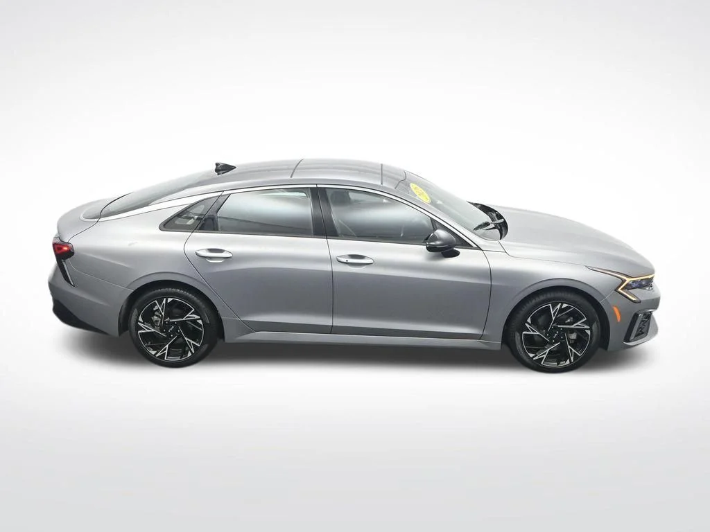 Used 2025 Steel Kia GT-Line image 27
