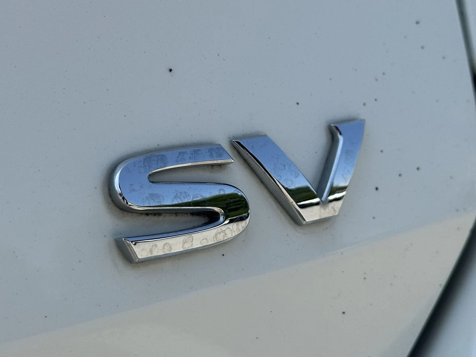 Used 2017 Glacier White Nissan SV image 14