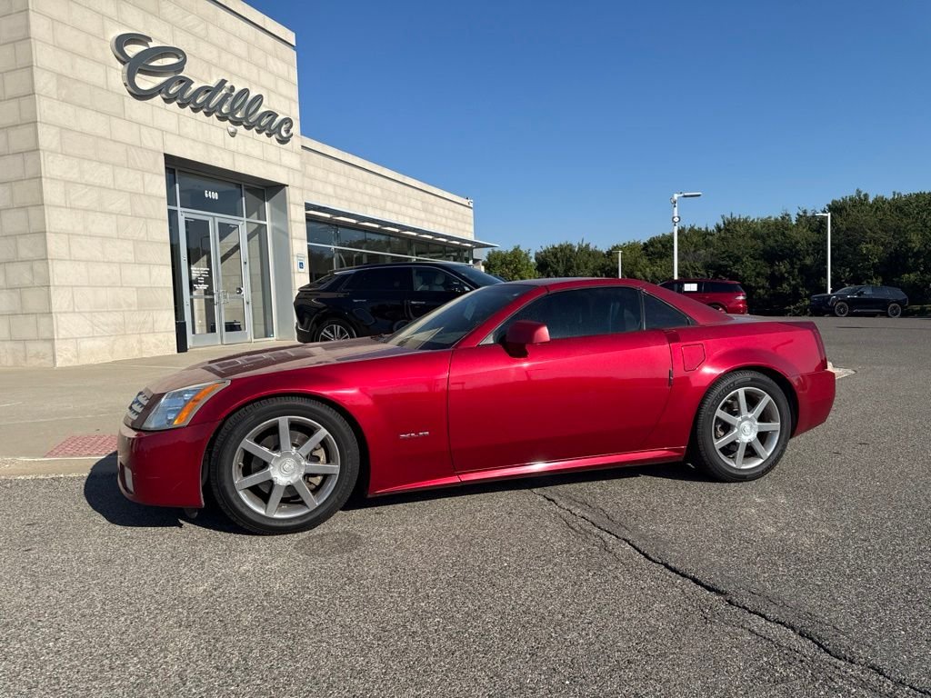 Used 2004 Red Cadillac Base image 1