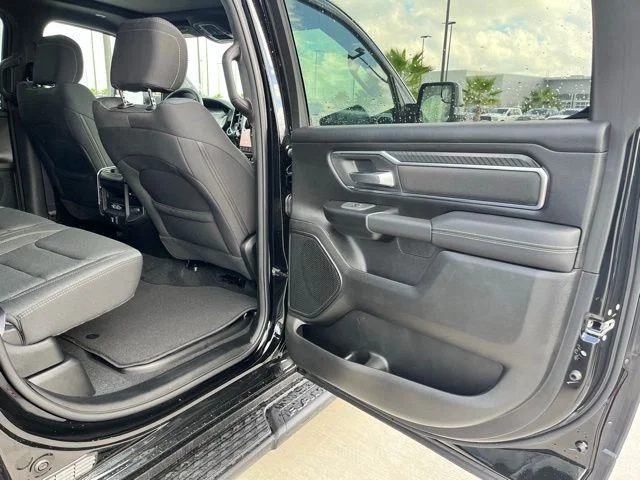 New 2026 Diamond Black Crystal Pearl-Coat Exterior Paint RAM Big Horn/Lone Star image 19
