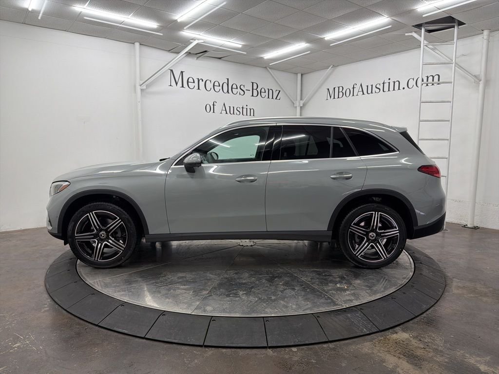 Used 2026 White Mercedes-Benz GLC 300 image 4