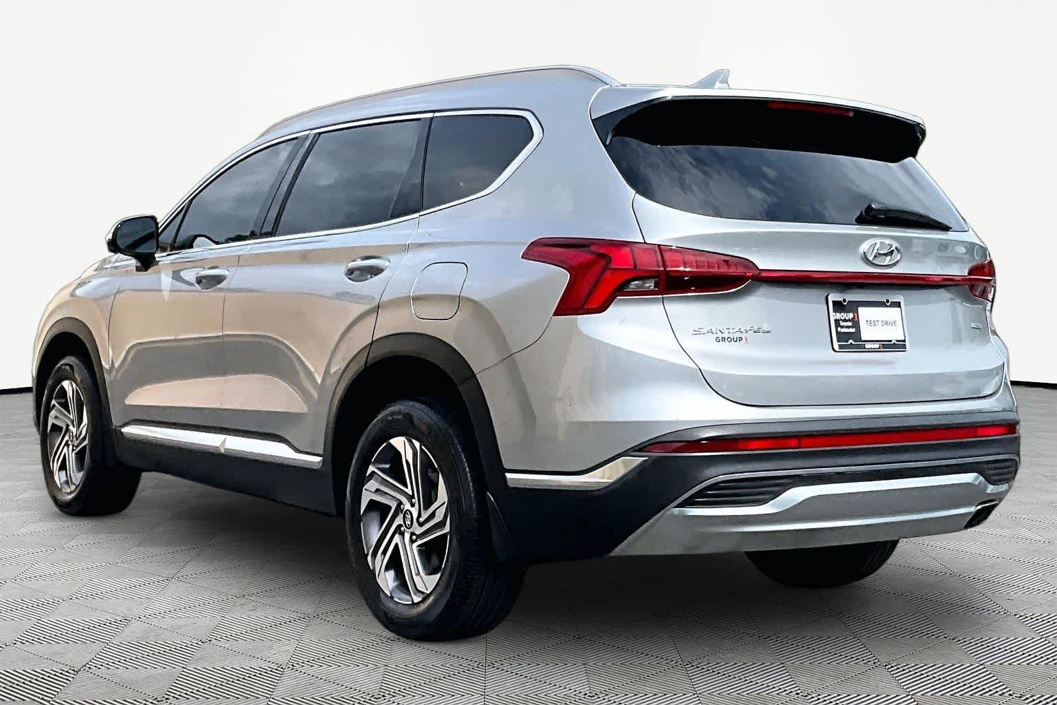 Used 2023 Shimmering Silver Hyundai SEL image 12