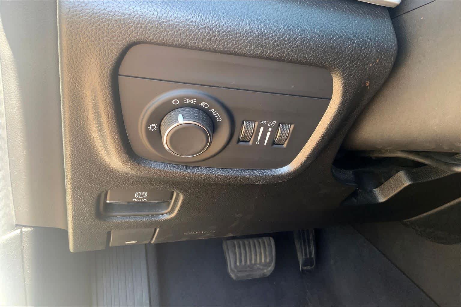 Used 2023 Bright White Clearcoat Jeep Altitude image 32