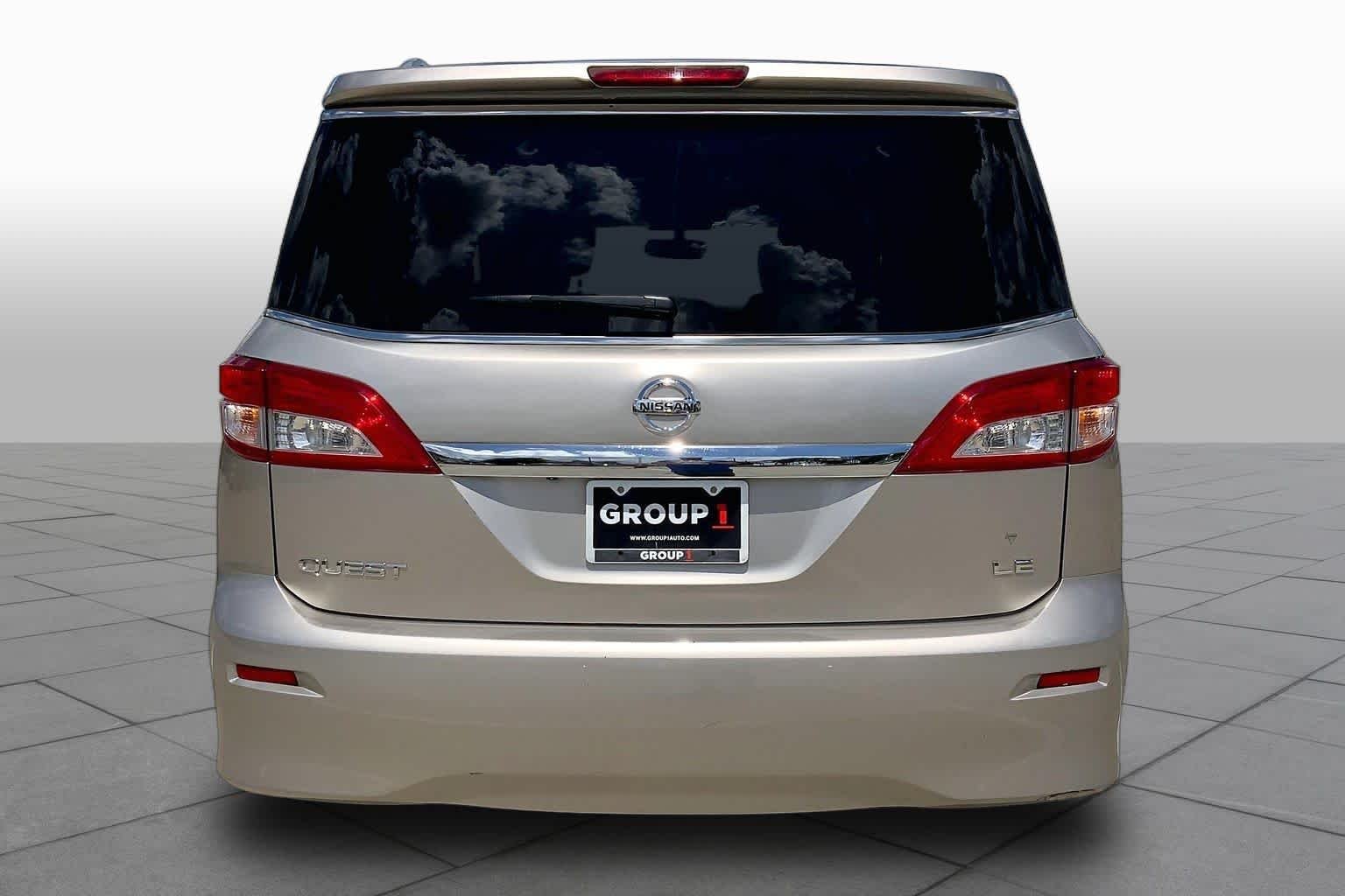 Used 2013 Titanium Beige Nissan LE image 5