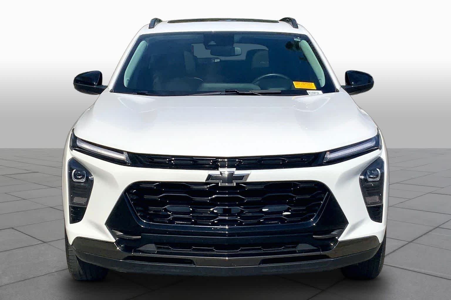 Used 2024 Summit White Chevrolet ACTIV image 4