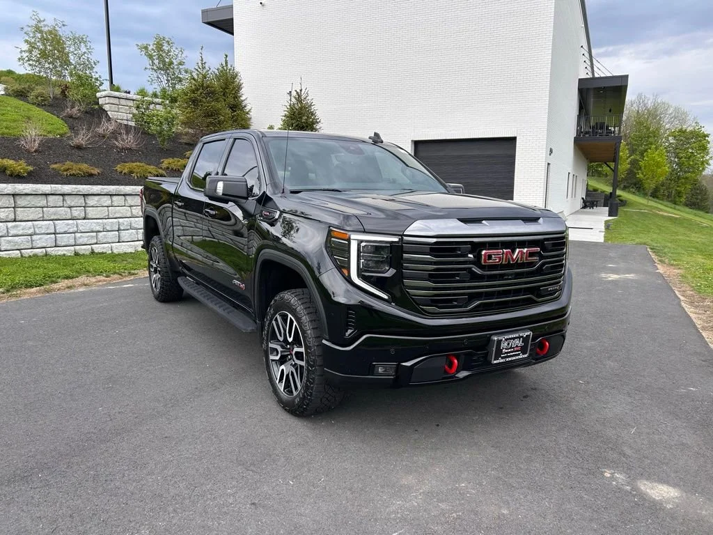 2023 GMC Sierra 4WD Crew Cab Short Box AT4's photo