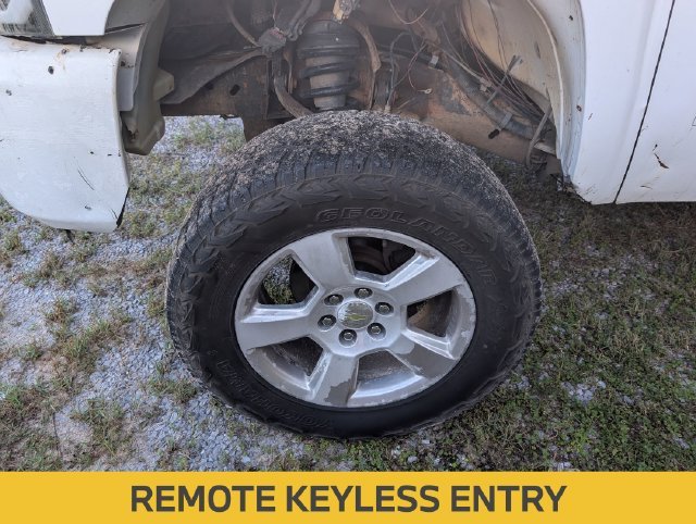 Used 2010 White Chevrolet LS image 5