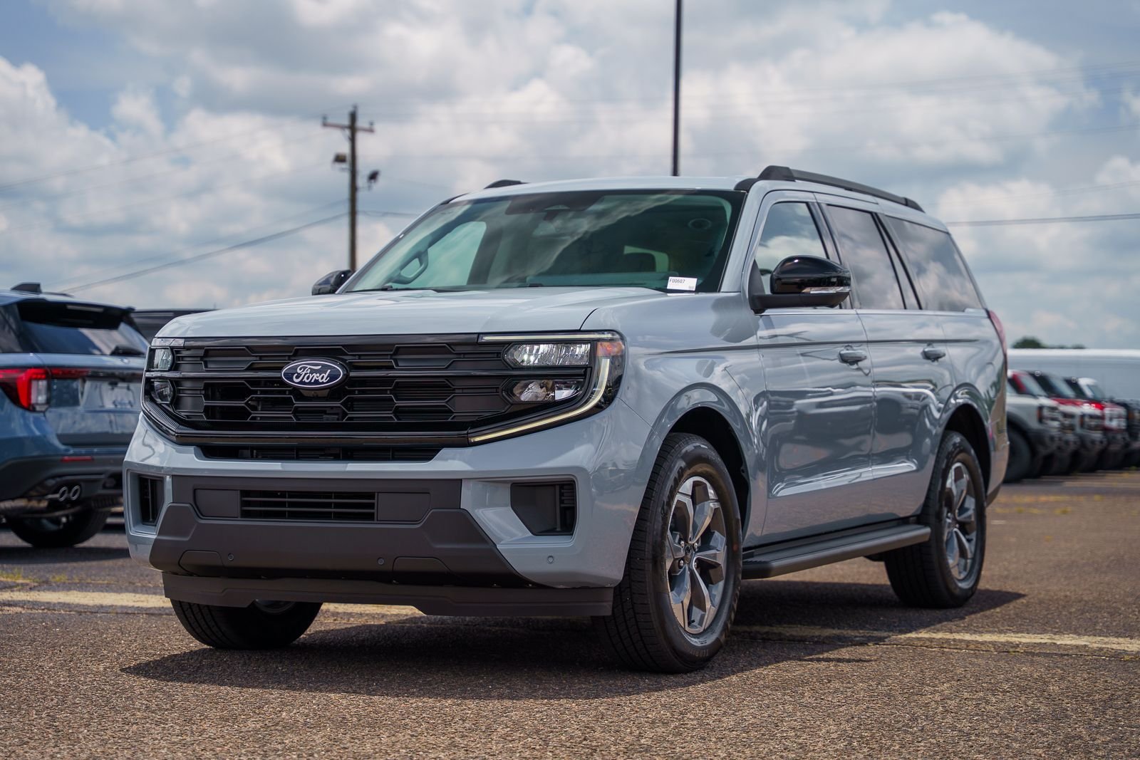 New 2027 Glacier Gray Metallic Tri-Coat Ford Active image 3