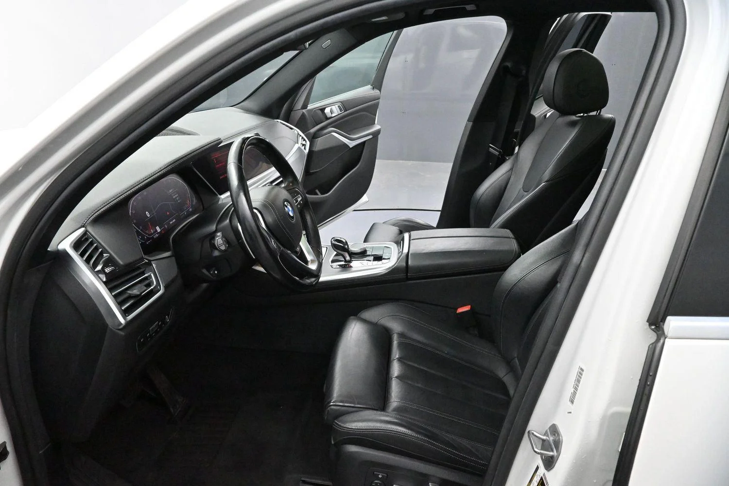 Used 2019 Mineral White Metallic BMW xDrive40i image 13