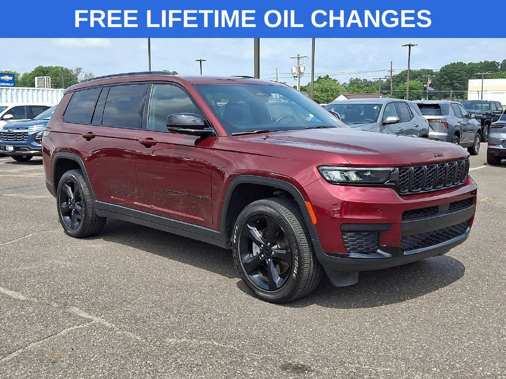 Used 2024 Red Jeep Altitude X 4x4 image 1