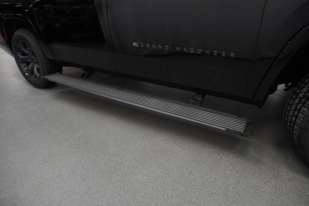 New 2026 High Gloss Black Exterior Paint Jeep Limited Altitude image 37