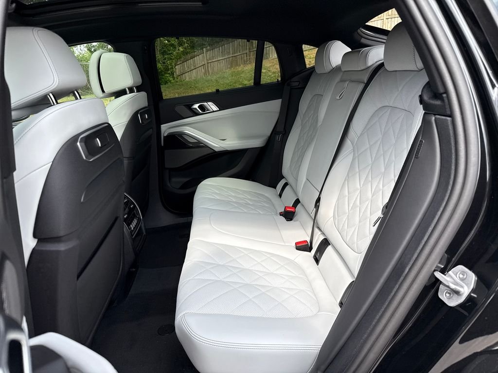 New 2027 Black BMW xDrive40i image 24