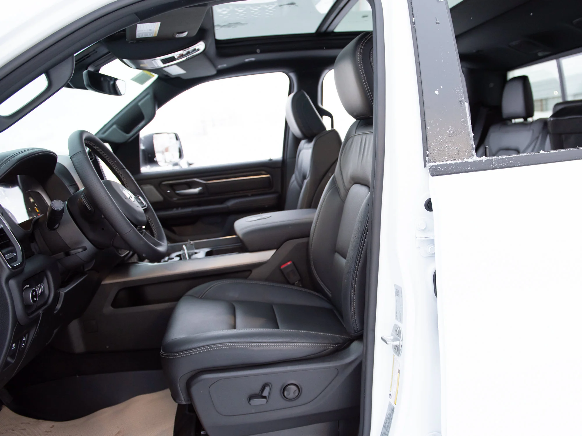 New 2026 White RAM Sport* HEMI V8 image 18
