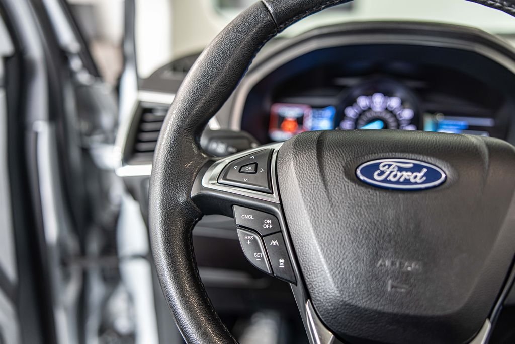 Used 2022 Silver Ford Titanium image 27