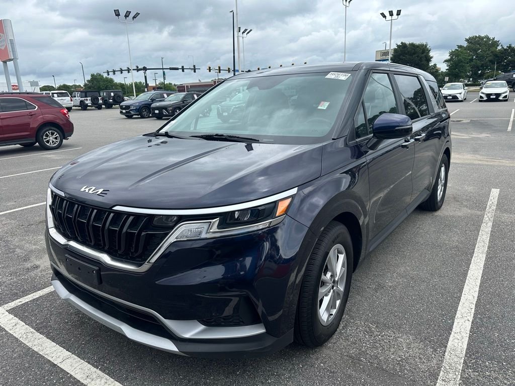 2024 Kia Sedona LX Seat Pkg's photo