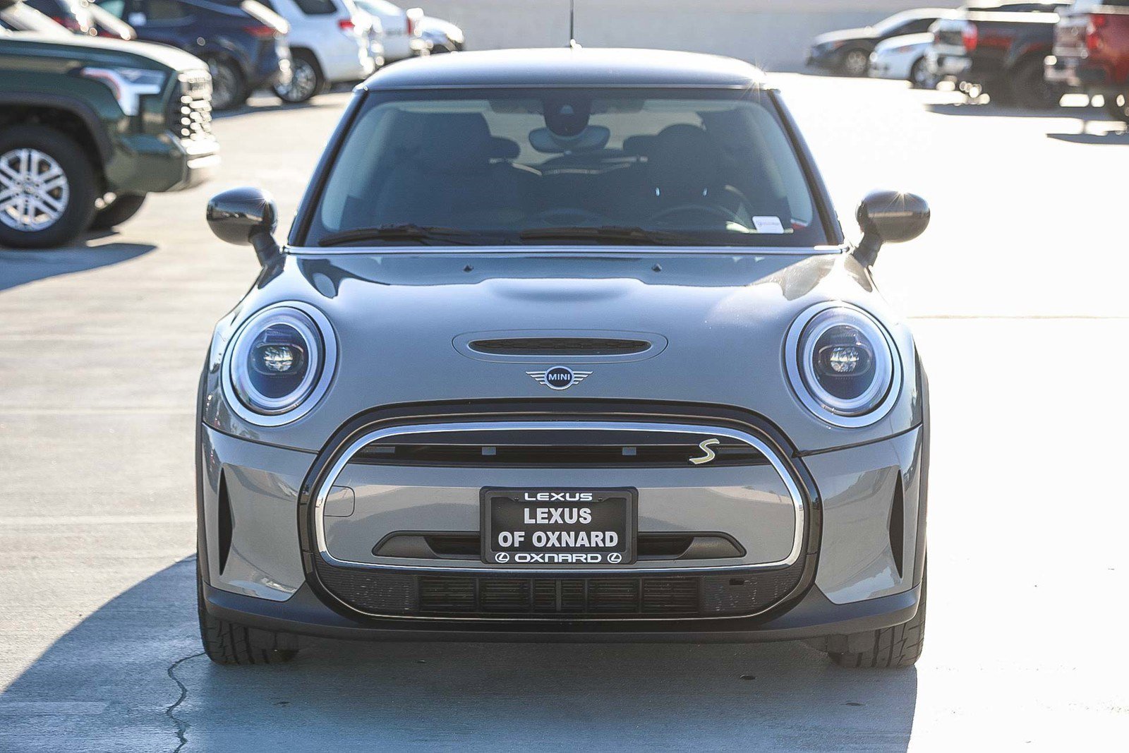 Used 2022 MINI Hardtop 2 Door SE with VIN WMW13DJ02N2S27670 for sale in Oxnard, CA