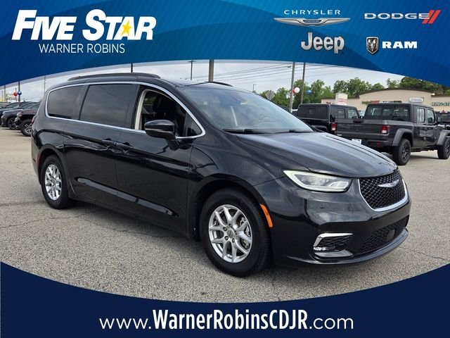 2022 Chrysler Pacifica Touring L's photo