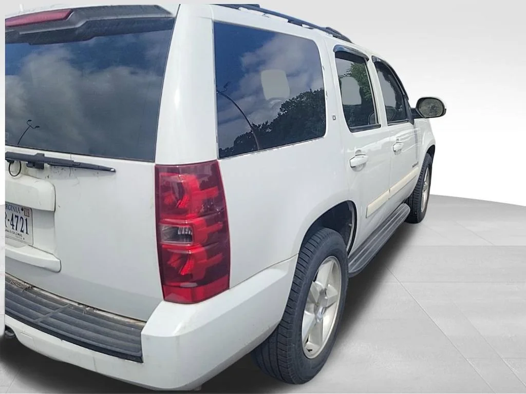 Used 2007 Summit White Chevrolet LT image 3