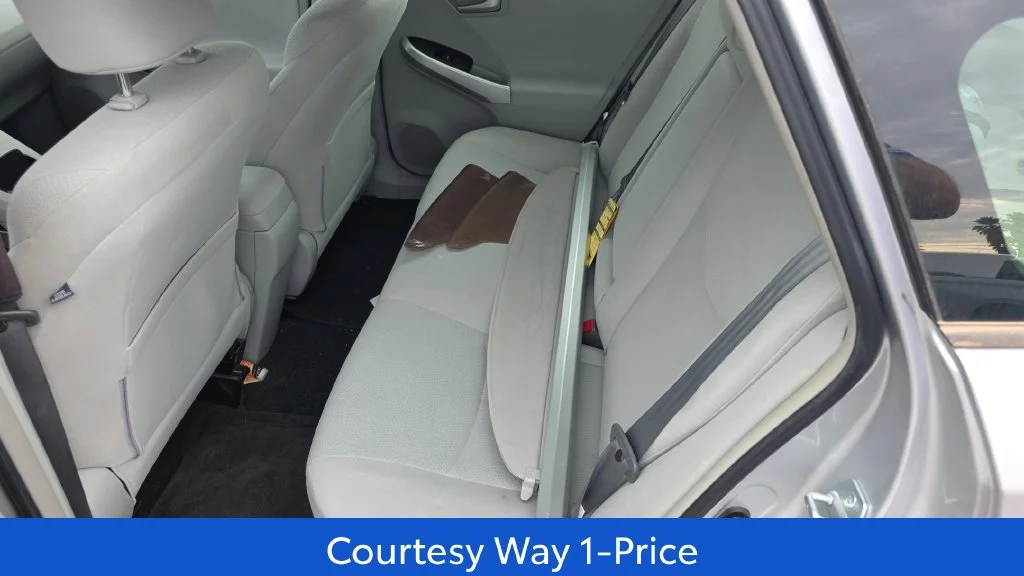 Used 2013 Silver Toyota Two image 13