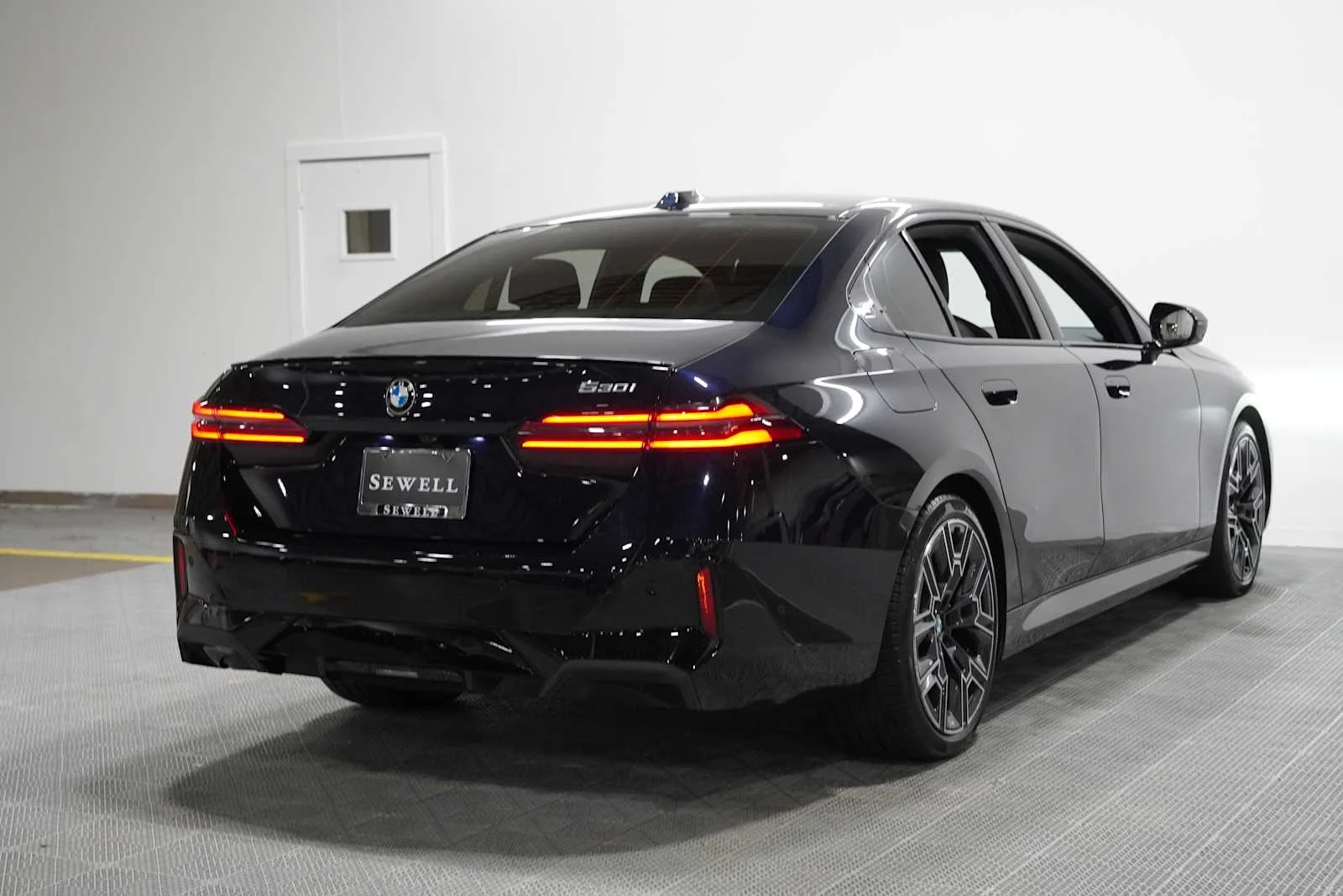 Certified Used 2024 Carbon Black Metallic BMW 530i image 4