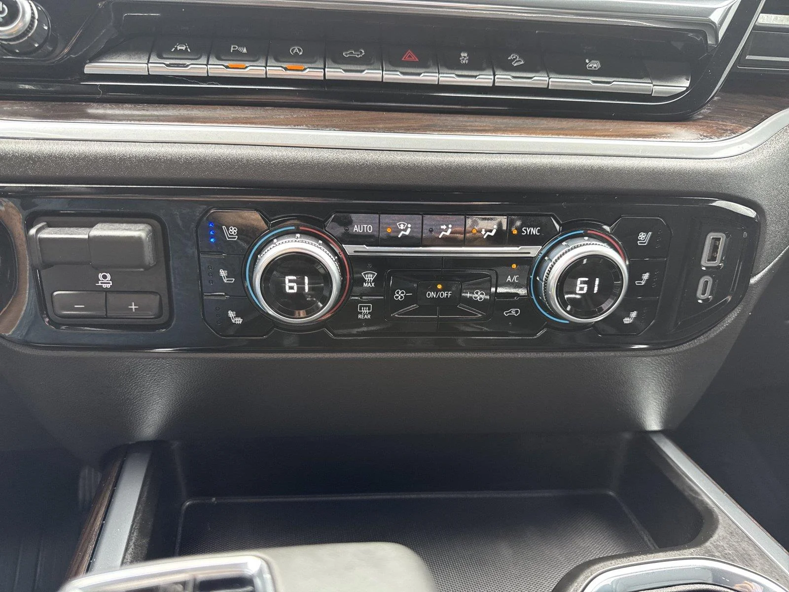 Used 2025 Sterling Metallic GMC SLT image 26