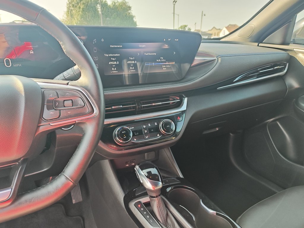 Used 2024 White Buick Sport Touring image 20