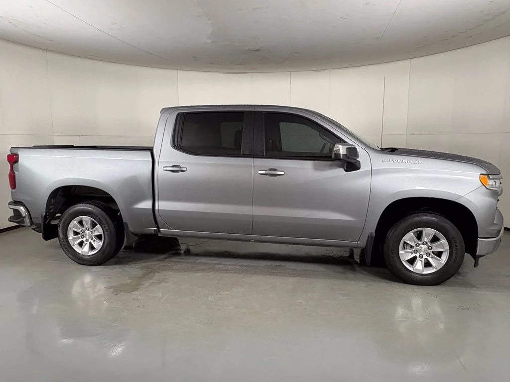 Used 2024 Gray Chevrolet LT image 11