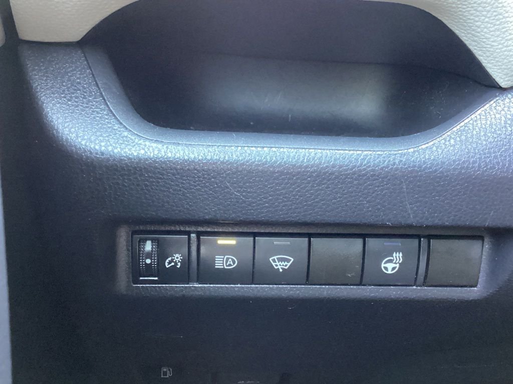 Used 2020 Red Toyota XLE image 22