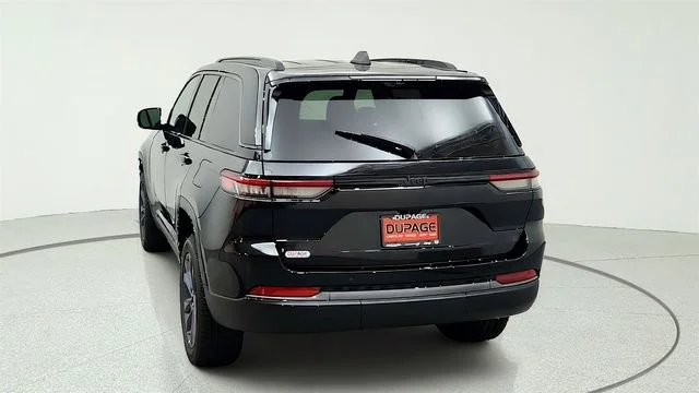New 2026 Diamond Black Crystal Pearlcoat Jeep  image 10