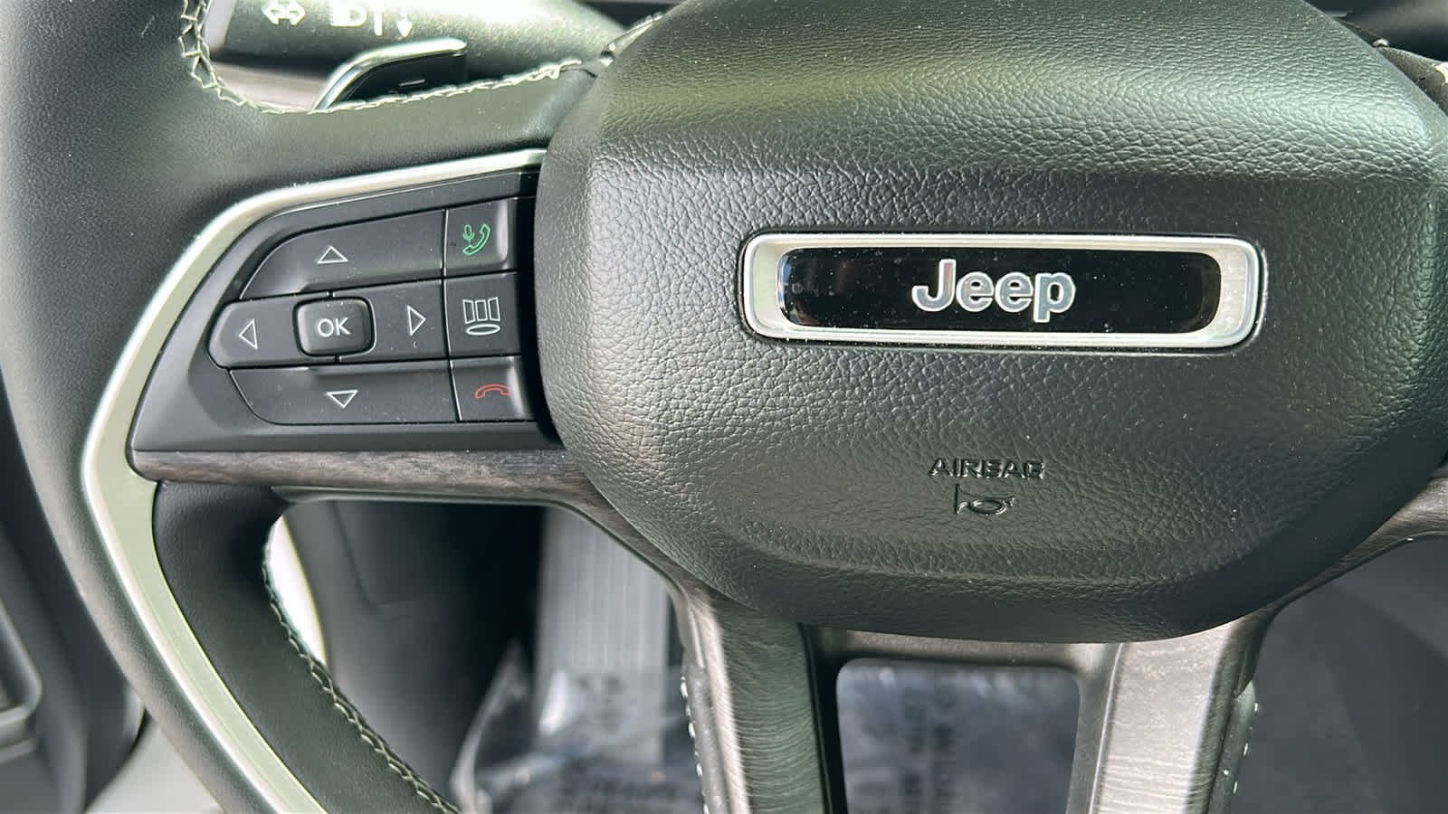 Used 2023 Bright White Clearcoat Jeep Limited image 15