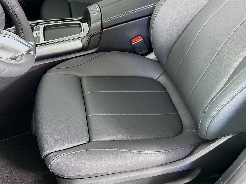 Used 2025 Black Mercedes-Benz GLA 250 image 19