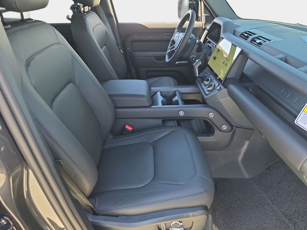 New 2026 Carpathian Grey Land Rover X-Dynamic SE image 10