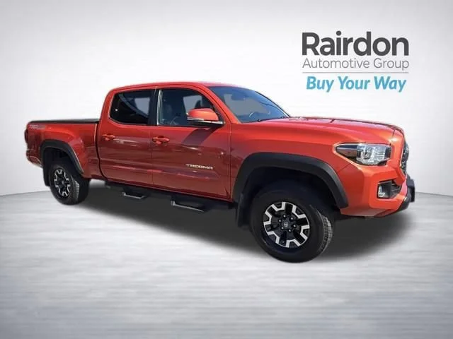 Used 2018 Inferno Red Toyota SR5 image 1